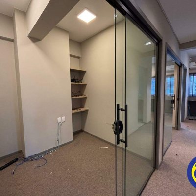 Sala com 84m², 1 garagem, no bairro Centro em Florianópolis