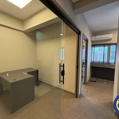 Sala com 84m², 1 garagem, no bairro Centro em Florianópolis