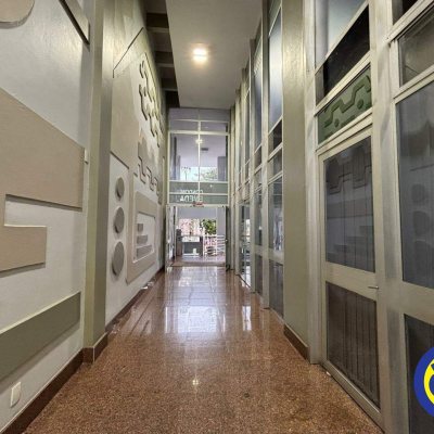 Sala com 86m², no bairro Centro em Florianópolis