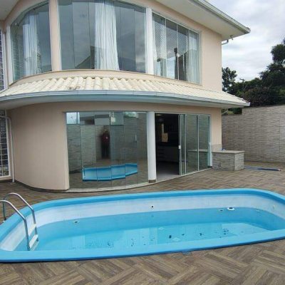 Casa com 392m², 3 quartos (sendo 1 suíte), 1 garagem, no bairro Pedra Branca em Palhoça