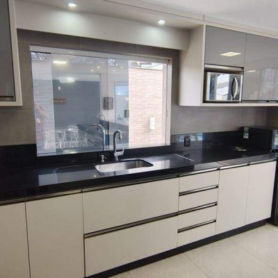 Casa com 392m², 3 quartos (sendo 1 suíte), 1 garagem, no bairro Pedra Branca em Palhoça