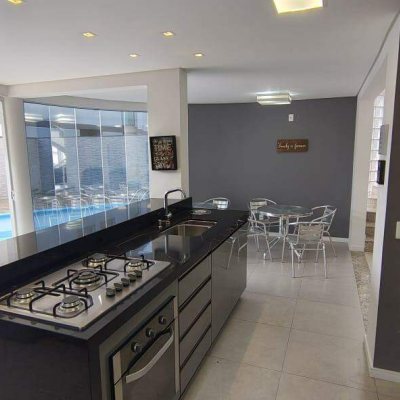 Casa com 392m², 3 quartos (sendo 1 suíte), 1 garagem, no bairro Pedra Branca em Palhoça