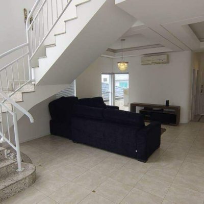 Casa com 392m², 3 quartos (sendo 1 suíte), 1 garagem, no bairro Pedra Branca em Palhoça