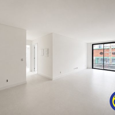 Apartamento com 135m², 2 quartos (sendo 2 suítes), 1 garagem, no bairro Centro em Florianópolis