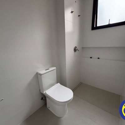 Apartamento com 135m², 2 quartos (sendo 2 suítes), 1 garagem, no bairro Centro em Florianópolis