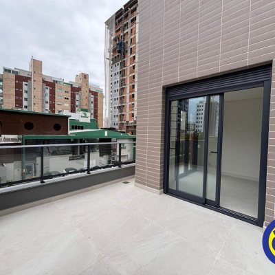Apartamento com 135m², 2 quartos (sendo 2 suítes), 1 garagem, no bairro Centro em Florianópolis