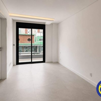 Apartamento com 135m², 2 quartos (sendo 2 suítes), 1 garagem, no bairro Centro em Florianópolis