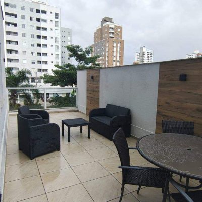Apartamento com 65m², 2 quartos (sendo 1 suíte), 2 garagens, no bairro Pedra Branca em Palhoça