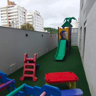 Apartamento com 65m², 2 quartos (sendo 1 suíte), 2 garagens, no bairro Pedra Branca em Palhoça