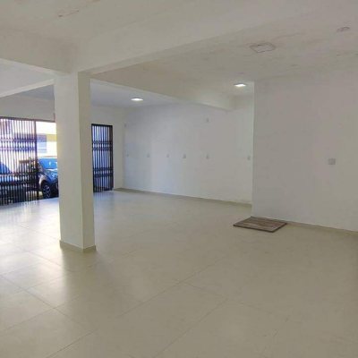 Loja com 105m², 2 garagens, no bairro Centro em Palhoça