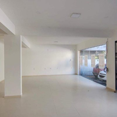 Loja com 105m², 2 garagens, no bairro Centro em Palhoça