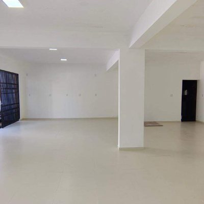 Loja com 105m², 2 garagens, no bairro Centro em Palhoça