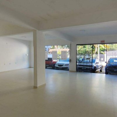 Loja com 105m², 2 garagens, no bairro Centro em Palhoça