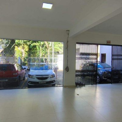 Loja com 105m², 2 garagens, no bairro Centro em Palhoça