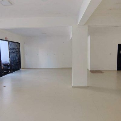 Loja com 105m², 2 garagens, no bairro Centro em Palhoça