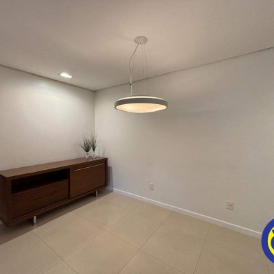 Apartamento com 94m², 3 quartos (sendo 1 suíte), 1 garagem, no bairro João Paulo em Florianópolis