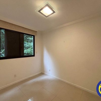 Apartamento com 94m², 3 quartos (sendo 1 suíte), 1 garagem, no bairro João Paulo em Florianópolis