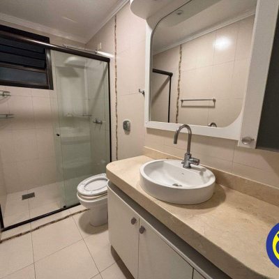 Apartamento com 94m², 3 quartos (sendo 1 suíte), 1 garagem, no bairro João Paulo em Florianópolis