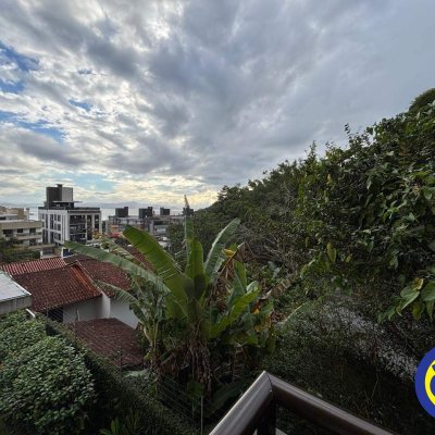 Apartamento com 94m², 3 quartos (sendo 1 suíte), 1 garagem, no bairro João Paulo em Florianópolis