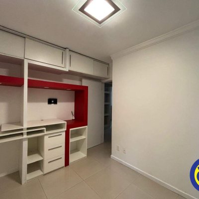 Apartamento com 94m², 3 quartos (sendo 1 suíte), 1 garagem, no bairro João Paulo em Florianópolis