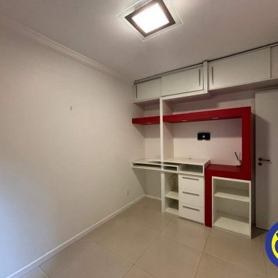Apartamento com 94m², 3 quartos (sendo 1 suíte), 1 garagem, no bairro João Paulo em Florianópolis