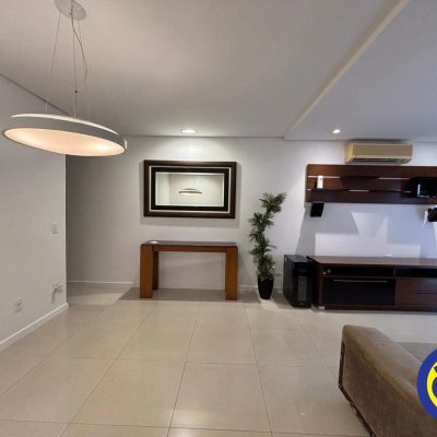 Apartamento com 94m², 3 quartos (sendo 1 suíte), 1 garagem, no bairro João Paulo em Florianópolis