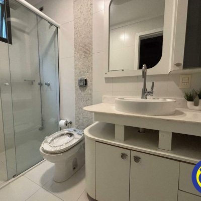 Apartamento com 94m², 3 quartos (sendo 1 suíte), 1 garagem, no bairro João Paulo em Florianópolis