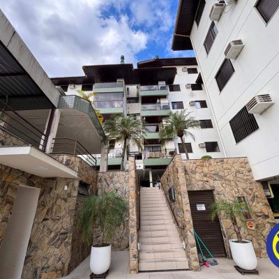 Apartamento com 94m², 3 quartos (sendo 1 suíte), 1 garagem, no bairro João Paulo em Florianópolis