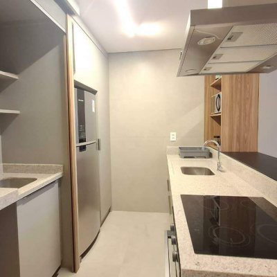 Apartamento com 34m², 1 quarto, 1 garagem, no bairro Trindade em Florianópolis
