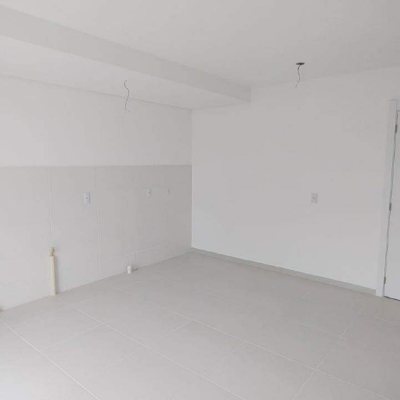 Apartamento com 50m², 2 quartos, 1 garagem, no bairro Serraria em São José