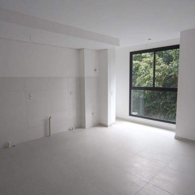 Apartamento com 50m², 2 quartos, 1 garagem, no bairro Serraria em São José