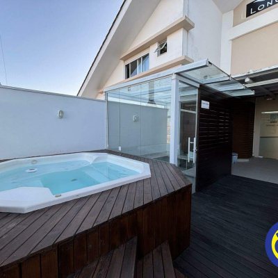 Apartamento com 92m², 3 quartos (sendo 1 suíte), 1 garagem, no bairro Campeche em Florianópolis