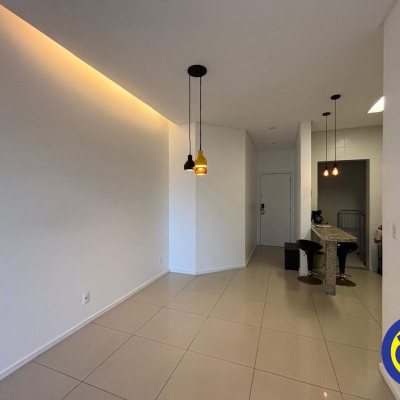 Apartamento com 92m², 3 quartos (sendo 1 suíte), 1 garagem, no bairro Campeche em Florianópolis