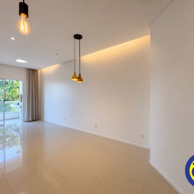Apartamento com 92m², 3 quartos (sendo 1 suíte), 1 garagem, no bairro Campeche em Florianópolis