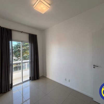 Apartamento com 92m², 3 quartos (sendo 1 suíte), 1 garagem, no bairro Campeche em Florianópolis