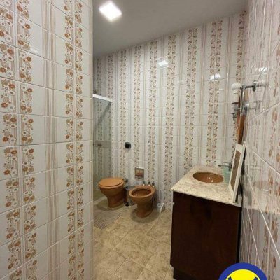 Casa com 240m², 4 quartos (sendo 2 suítes), 6 garagens, no bairro Lagoa da Conceição em Florianópolis