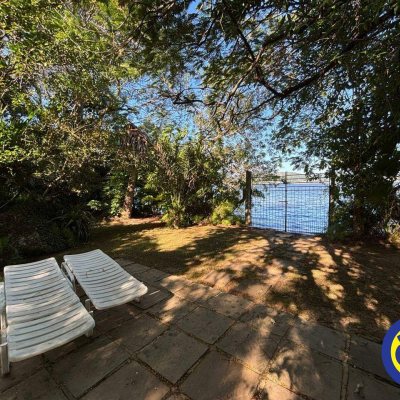 Casa com 240m², 4 quartos (sendo 2 suítes), 6 garagens, no bairro Lagoa da Conceição em Florianópolis
