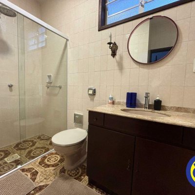 Casa com 240m², 4 quartos (sendo 2 suítes), 6 garagens, no bairro Lagoa da Conceição em Florianópolis