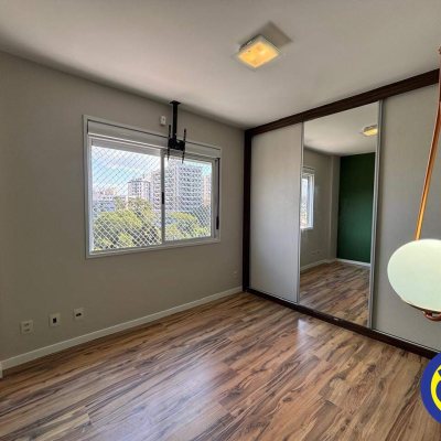 Apartamento com 81m², 2 quartos (sendo 1 suíte), 2 garagens, no bairro Itacorubi em Florianópolis