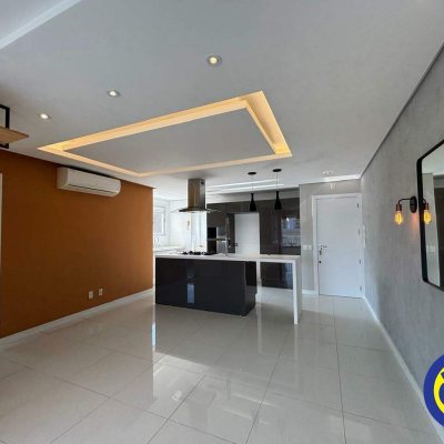 Apartamento com 81m², 2 quartos (sendo 1 suíte), 2 garagens, no bairro Itacorubi em Florianópolis