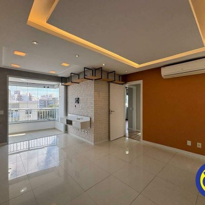 Apartamento com 81m², 2 quartos (sendo 1 suíte), 2 garagens, no bairro Itacorubi em Florianópolis