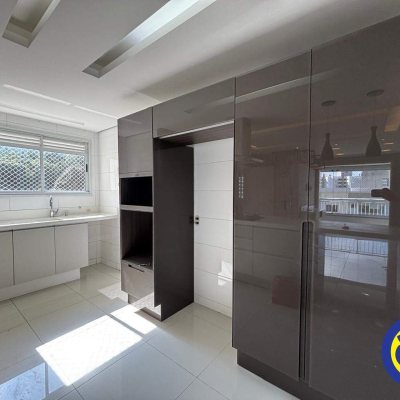 Apartamento com 81m², 2 quartos (sendo 1 suíte), 2 garagens, no bairro Itacorubi em Florianópolis