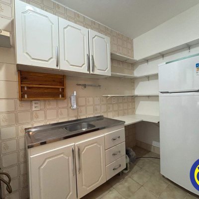 Apartamento com 46m², 1 quarto, 1 garagem, no bairro Agronômica em Florianópolis