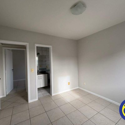 Apartamento com 85m², 3 quartos (sendo 1 suíte), 1 garagem, no bairro Trindade em Florianópolis