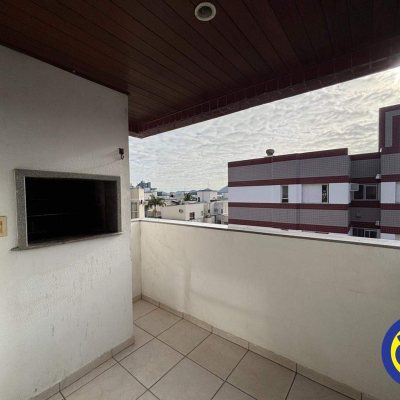 Apartamento com 85m², 3 quartos (sendo 1 suíte), 1 garagem, no bairro Trindade em Florianópolis