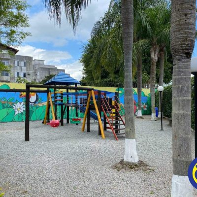 Apartamento com 85m², 3 quartos (sendo 1 suíte), 1 garagem, no bairro Trindade em Florianópolis