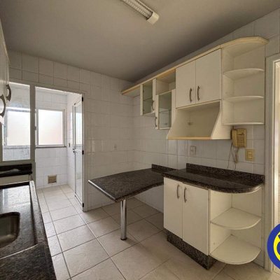 Apartamento com 85m², 3 quartos (sendo 1 suíte), 1 garagem, no bairro Trindade em Florianópolis