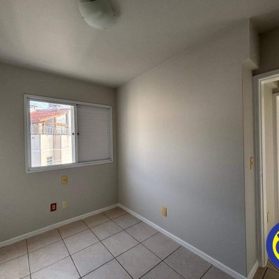 Apartamento com 85m², 3 quartos (sendo 1 suíte), 1 garagem, no bairro Trindade em Florianópolis