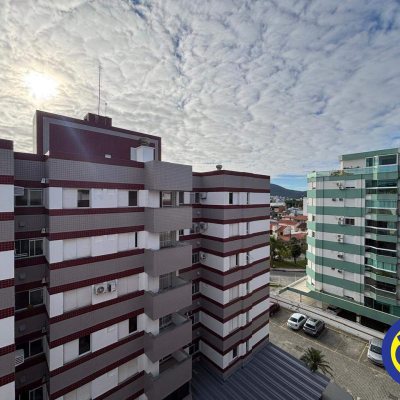 Apartamento com 85m², 3 quartos (sendo 1 suíte), 1 garagem, no bairro Trindade em Florianópolis