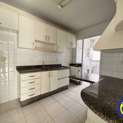 Apartamento com 85m², 3 quartos (sendo 1 suíte), 1 garagem, no bairro Trindade em Florianópolis